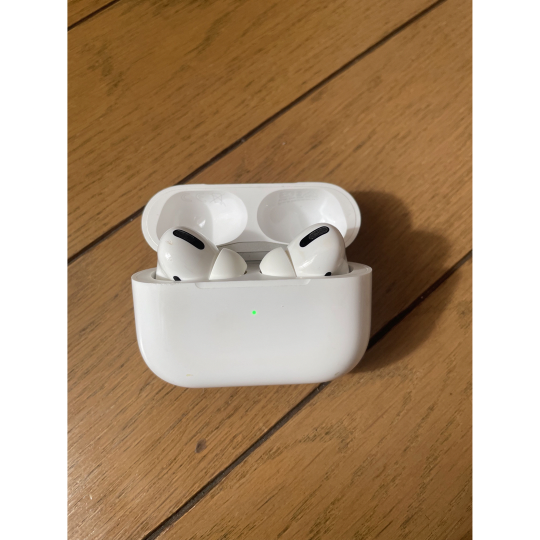 Apple(アップル)のAirPods pro 第1世代 スマホ/家電/カメラのオーディオ機器(ヘッドフォン/イヤフォン)の商品写真