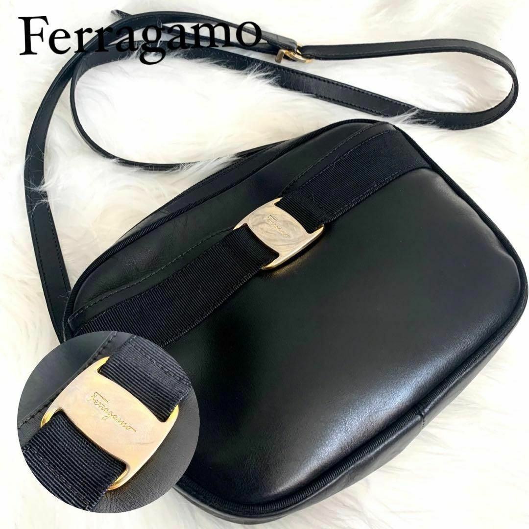 Ferragamo フェラガモ ショルダーバッグ ヴァラ レザー ブラック