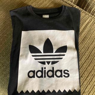 アディダス(adidas)の値下げ　adidas Tシャツ 半袖　アパレル　150㎝　xsサイズ　ビッグロゴ(Tシャツ/カットソー(半袖/袖なし))