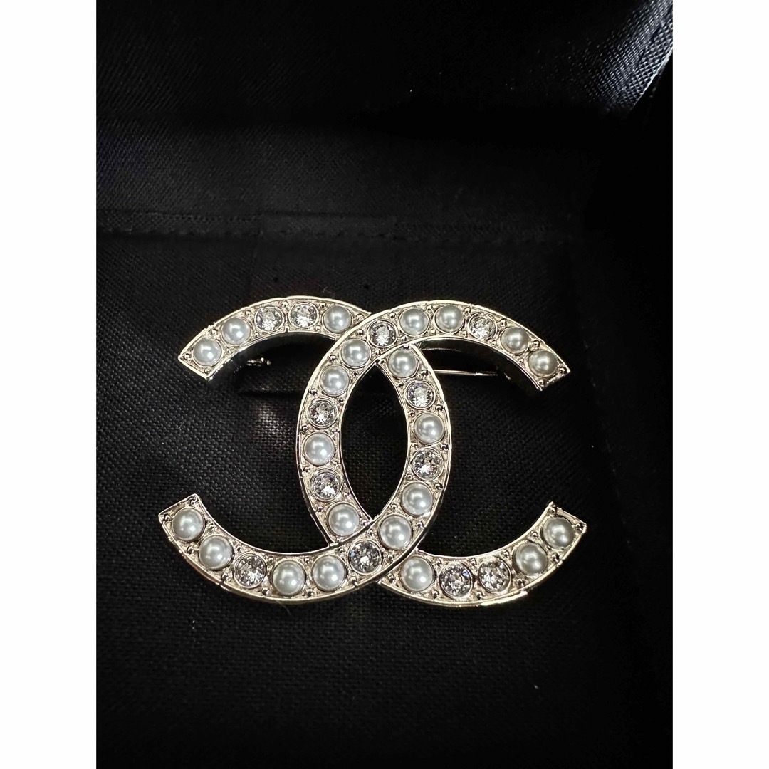 シャネル銀座購入★新作★即完売入手困難★新品未使用【CHANEL】激レアブローチ シャネル銀座購入★新作★即完売入手困難★新品未使用【CHANEL】激レアブローチ