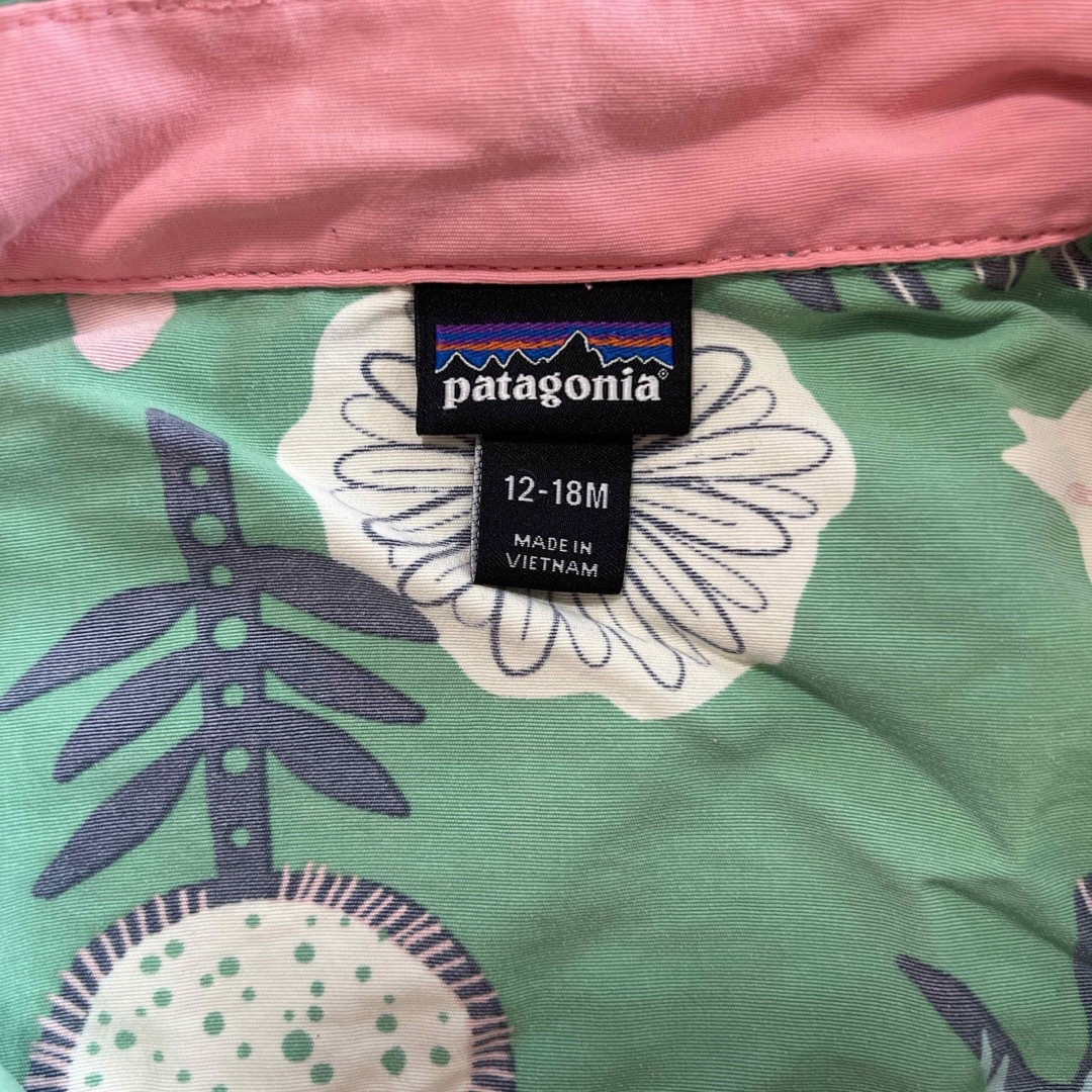 patagonia(パタゴニア)のパタゴニア　マウンテンパーカー　80 キッズ/ベビー/マタニティのベビー服(~85cm)(ジャケット/コート)の商品写真