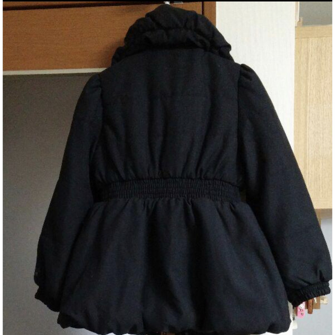 OLLINKARI(オリンカリ)のOllinkariオリンカリ　リボンのコート　120㎝ キッズ/ベビー/マタニティのキッズ服女の子用(90cm~)(コート)の商品写真