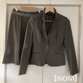 インディヴィ(INDIVI)の【INDIVI】インディヴィ セットアップ スーツ カーキ SIZE 38(スーツ)