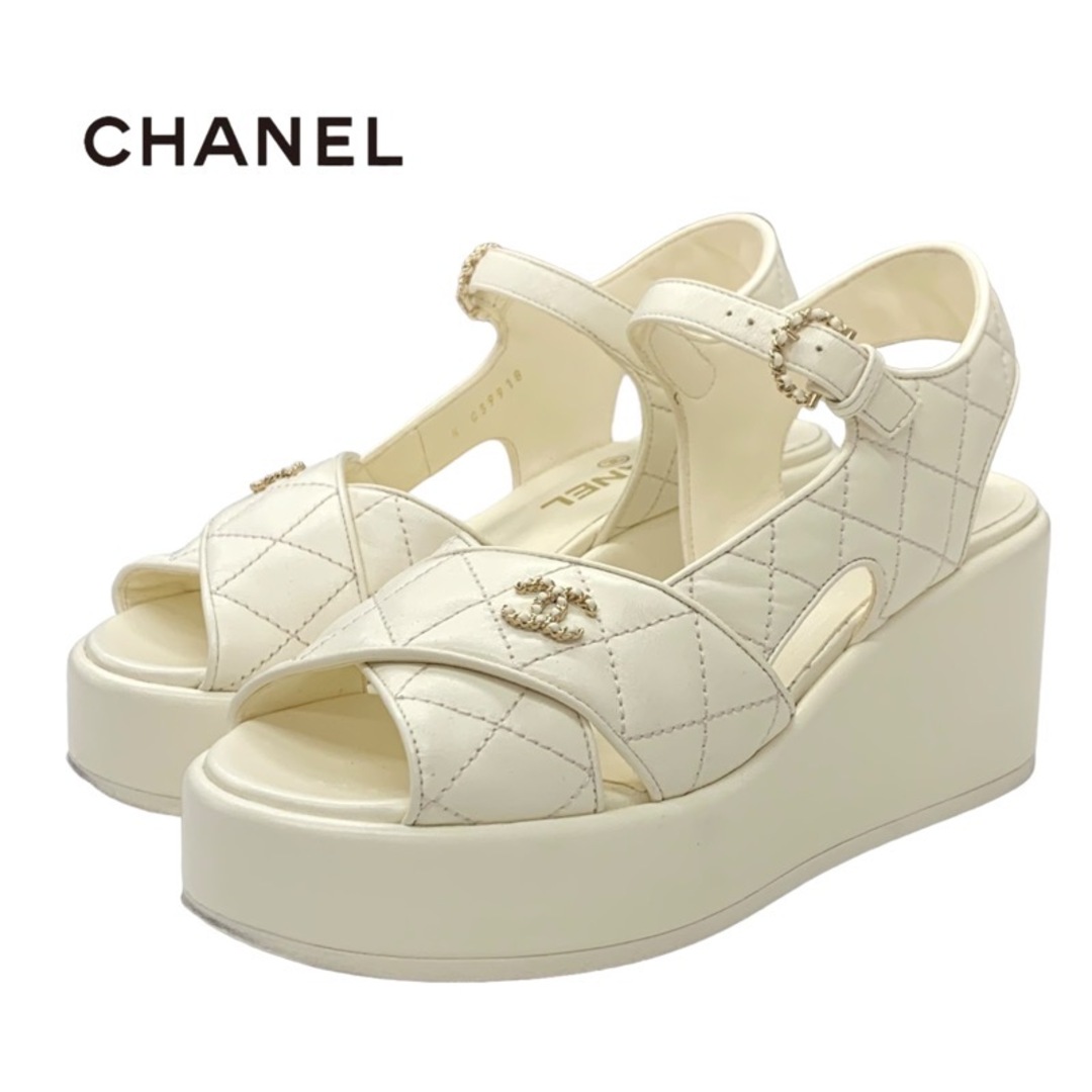 CHANEL(シャネル)のシャネル CHANEL サンダル 靴 シューズ ラムスキン アイボリー ココマーク マトラッセ ウェッジソール レディースの靴/シューズ(サンダル)の商品写真