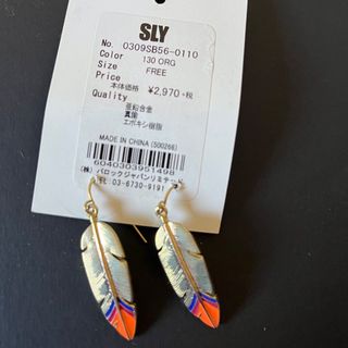 スライ(SLY)のスライ　SLY ピアス　フェザー　羽　ゴールド(ピアス)