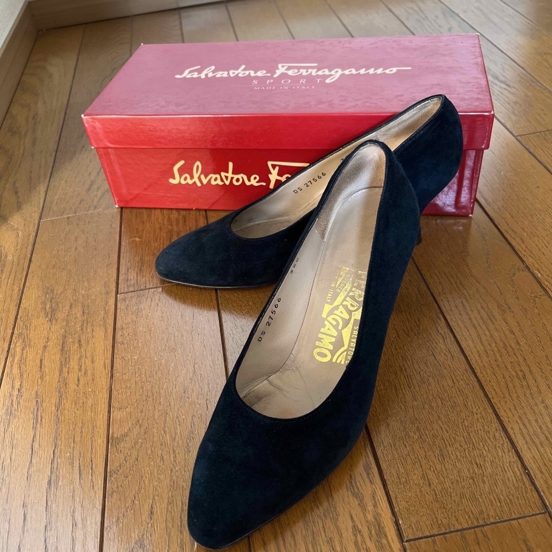 フェラガモ Ferragamo パンプス　スウェード