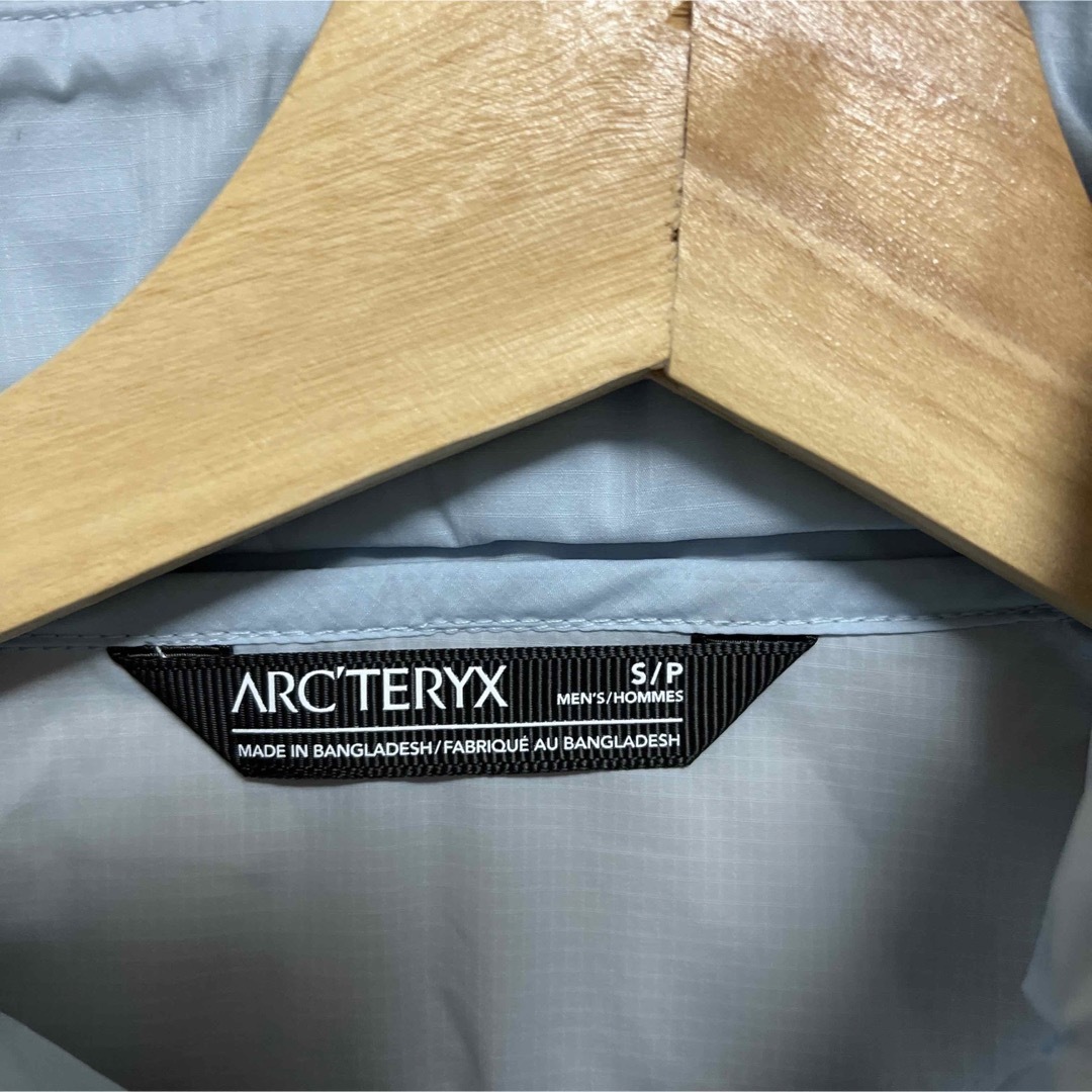 ARC'TERYX(アークテリクス)のARC’TERYX アークテリクス　NODIN JACKET MENS S 白 メンズのジャケット/アウター(その他)の商品写真