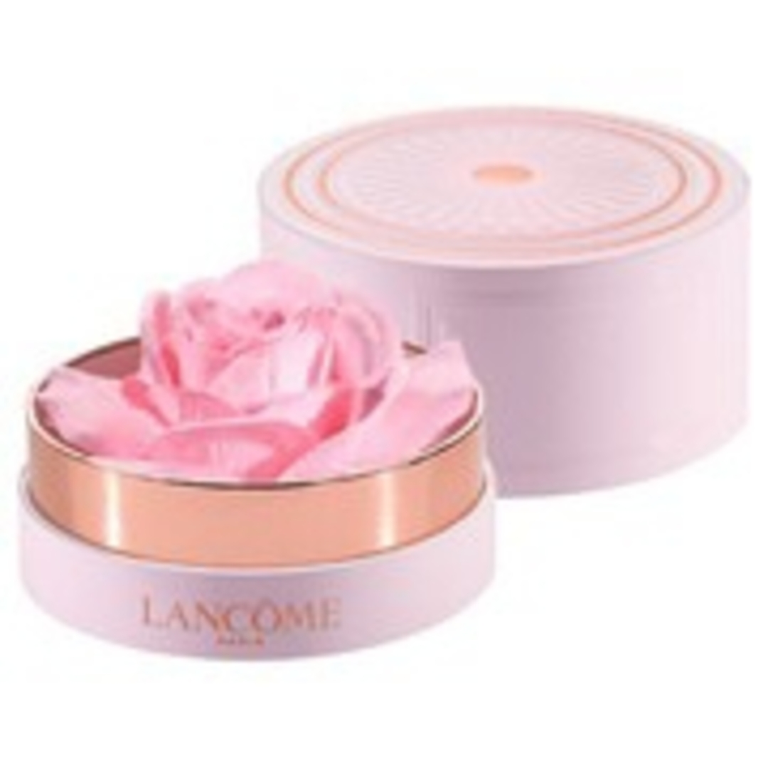 LANCOME(ランコム)のLANCOME・ランコム限定品ハイライトパウダー「ラ ローズ ア プードル」 コスメ/美容のベースメイク/化粧品(フェイスパウダー)の商品写真