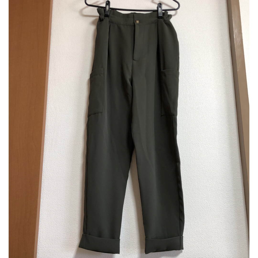 ZARA(ザラ)の【ZARA】新品タグなし　バギーフィットカーゴパンツ　34 レディースのパンツ(ワークパンツ/カーゴパンツ)の商品写真