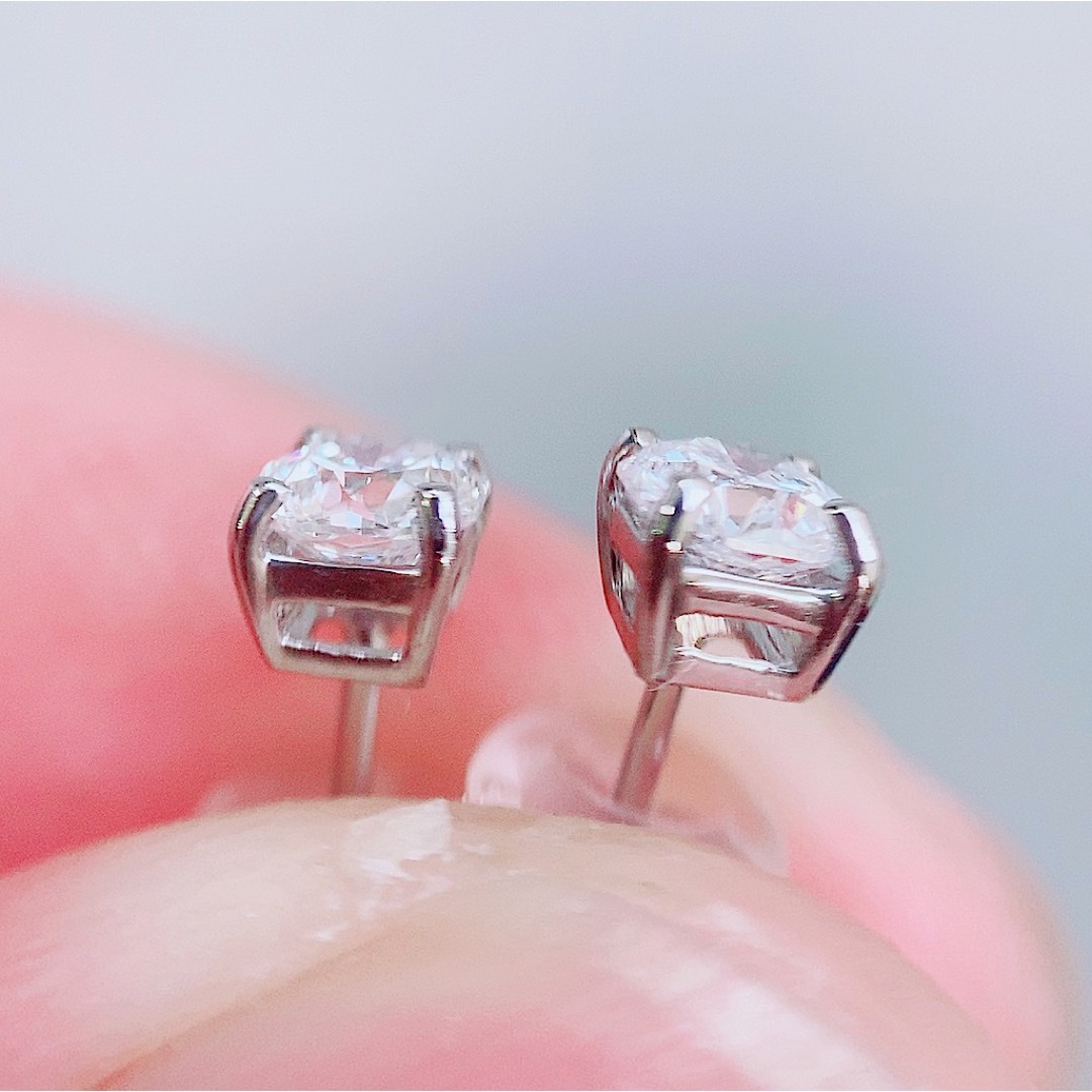 ★0.456ct★✨ハッピーエイト正八角形ダイヤモンドスタッドピアスハートキュー レディースのアクセサリー(ピアス)の商品写真