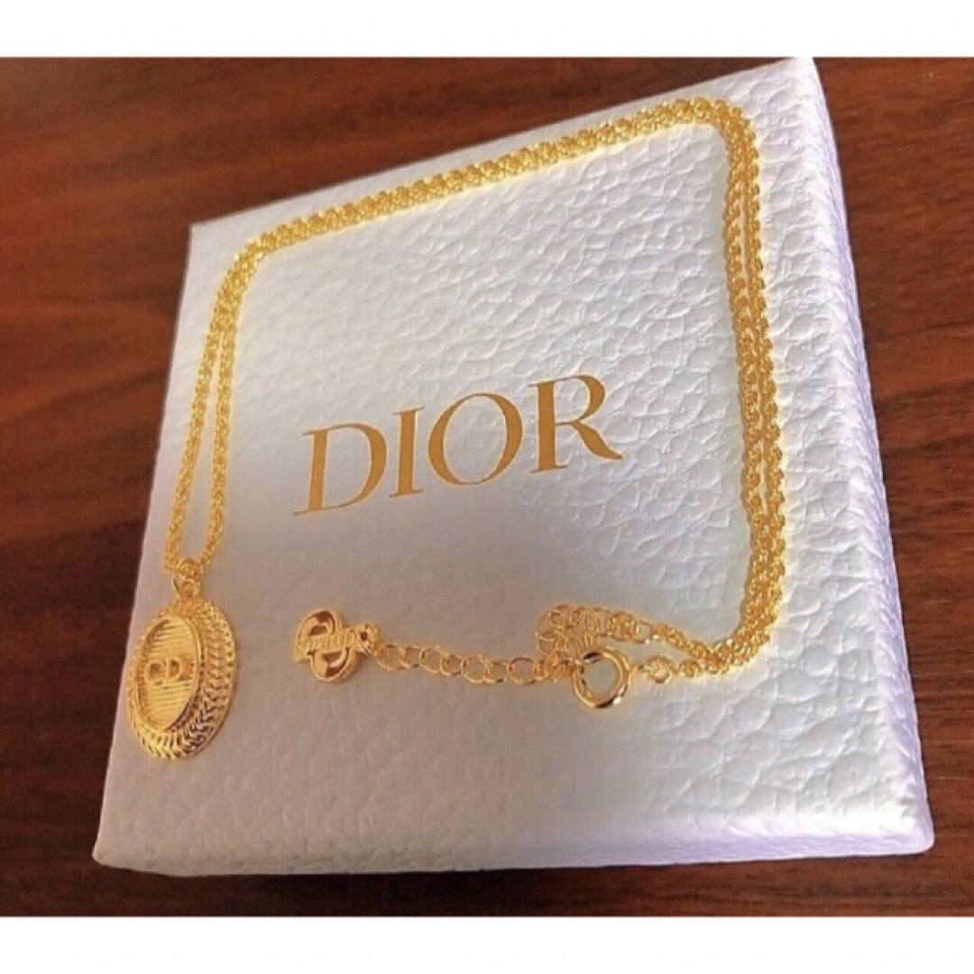 【美品】 Dior 楕円形ゴールドネックレス　ロゴ入り