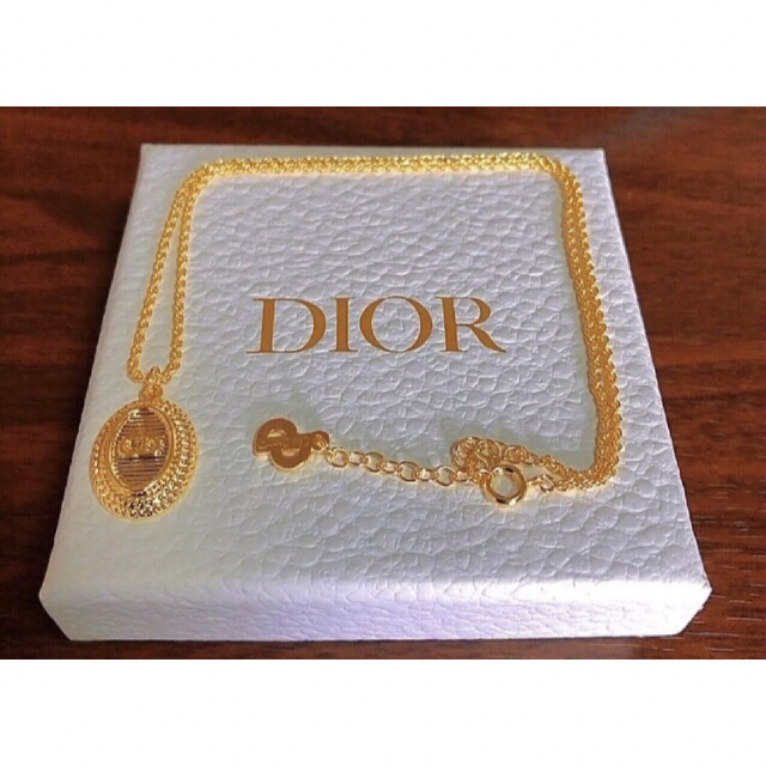 Dior gold ネックレス ロゴゴールド 楕円 ディオール Dior