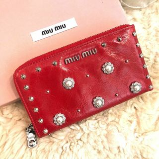 ミュウミュウ(miumiu)の★美品★miumiu　ミュウミュウ　コインケース　小銭入れ　ビジュー　スタッズ(コインケース)