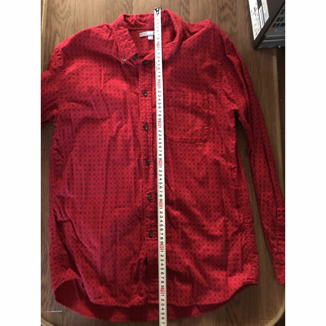 UNIQLO(ユニクロ)の☆お値下げ　ボタンシャツ　赤　UNIQLO Lサイズ メンズのトップス(シャツ)の商品写真