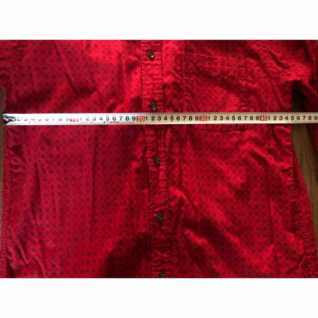 UNIQLO(ユニクロ)の☆お値下げ　ボタンシャツ　赤　UNIQLO Lサイズ メンズのトップス(シャツ)の商品写真
