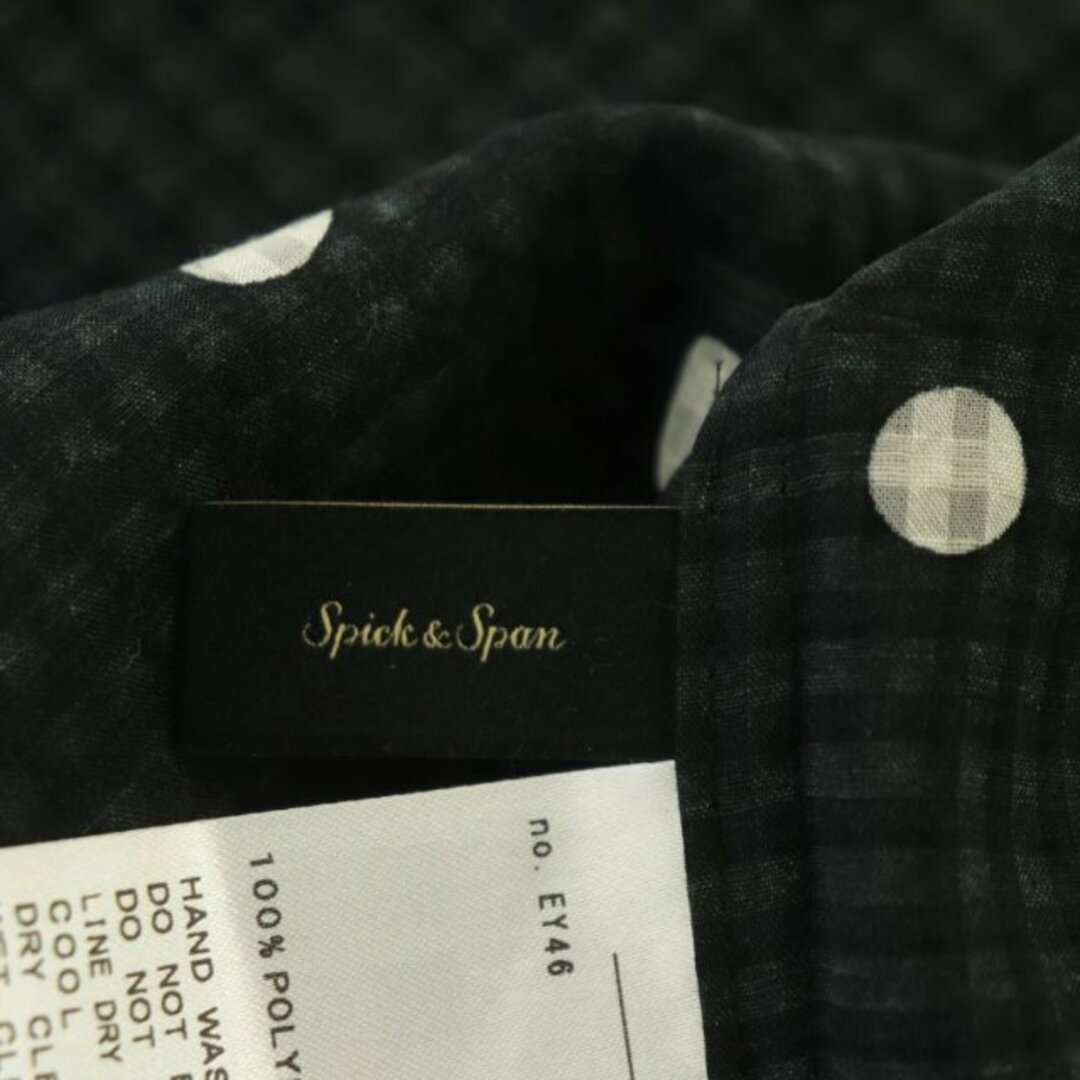 Spick & Span(スピックアンドスパン)のスピック&スパン 22SS シアードットシャツ ブラウス 長袖 前開き 黒 白 レディースのトップス(シャツ/ブラウス(長袖/七分))の商品写真
