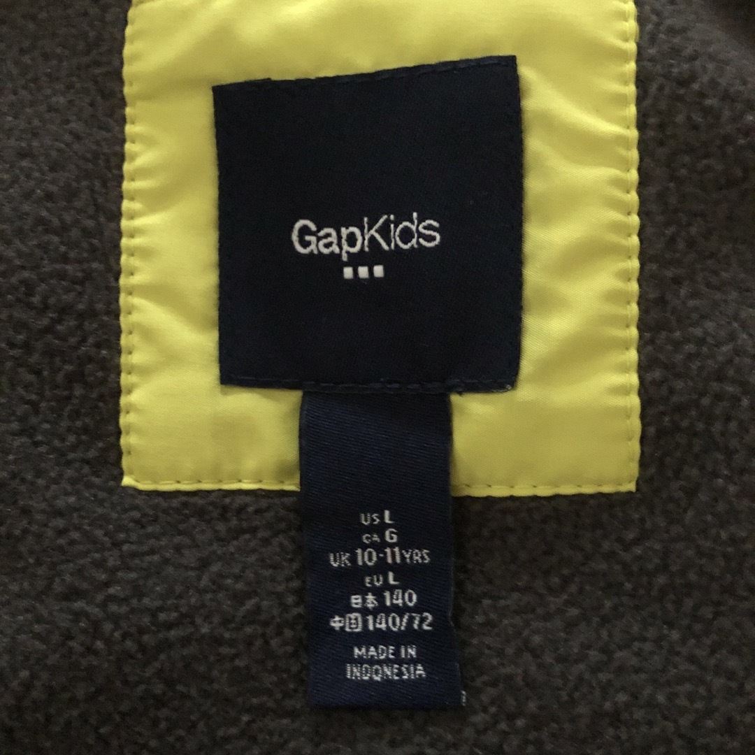 GAP Kids(ギャップキッズ)のアウター　ベスト　 140cm キッズ/ベビー/マタニティのキッズ服男の子用(90cm~)(ジャケット/上着)の商品写真