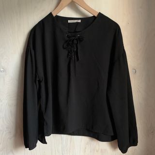 レトロガール(RETRO GIRL)のRETRO GIRL 黒ブラウス M(シャツ/ブラウス(長袖/七分))