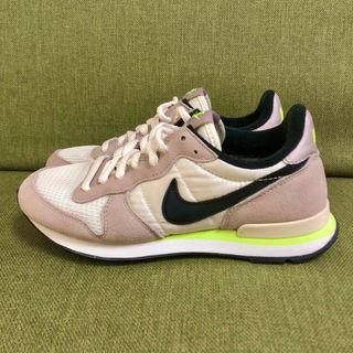 NIKEスニーカー24.5㎝ グレー×ピンク×グリーン レディース おしゃれ