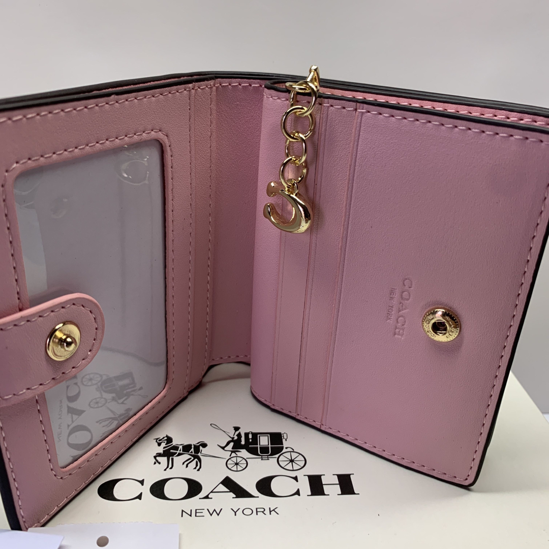 コーチ　COACH 二つ折り財布　コンパクト　ライトカーキ　ピンク C3309