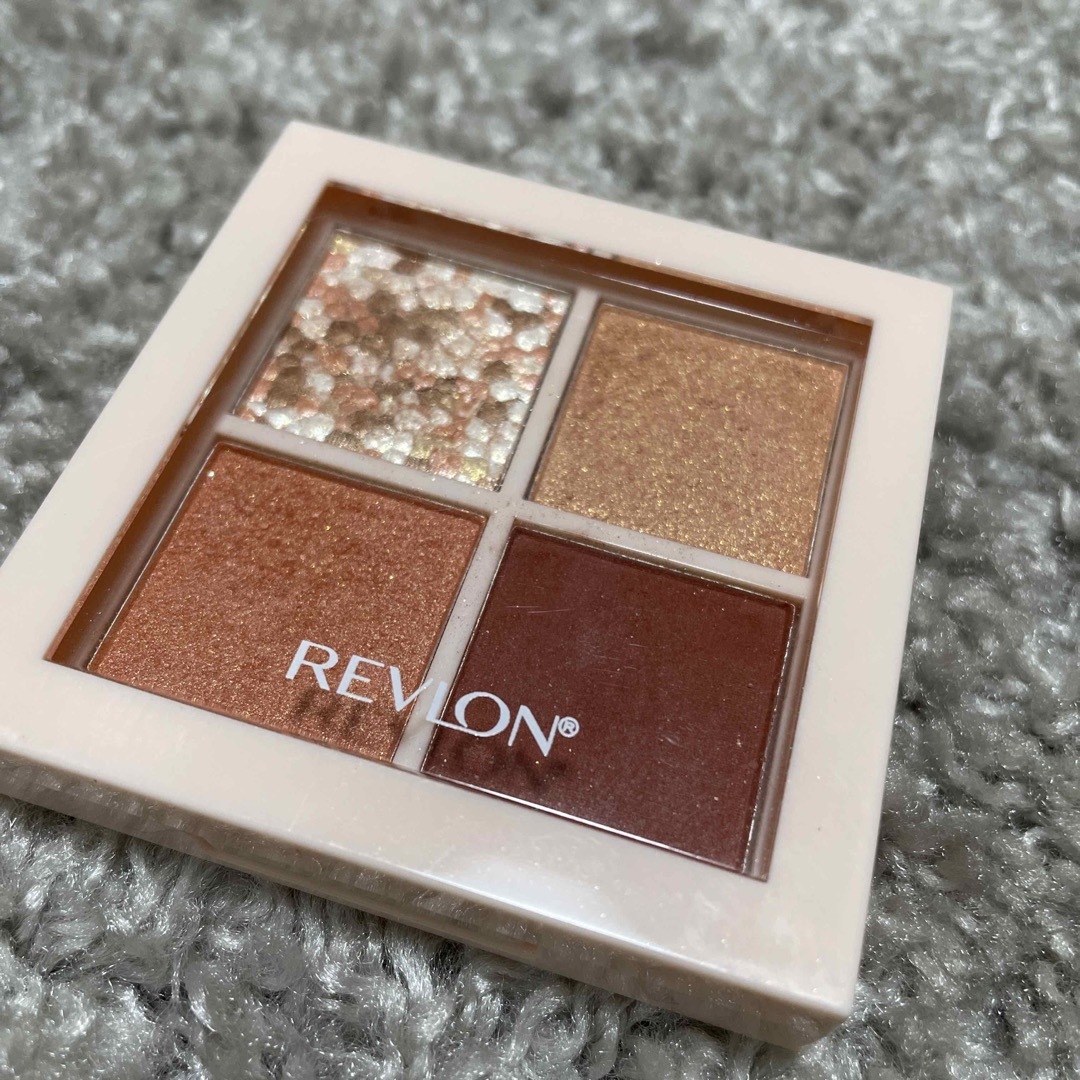 REVLON(レブロン)のレブロン ダズル アイシャドウ クアッド コスメ/美容のベースメイク/化粧品(アイシャドウ)の商品写真