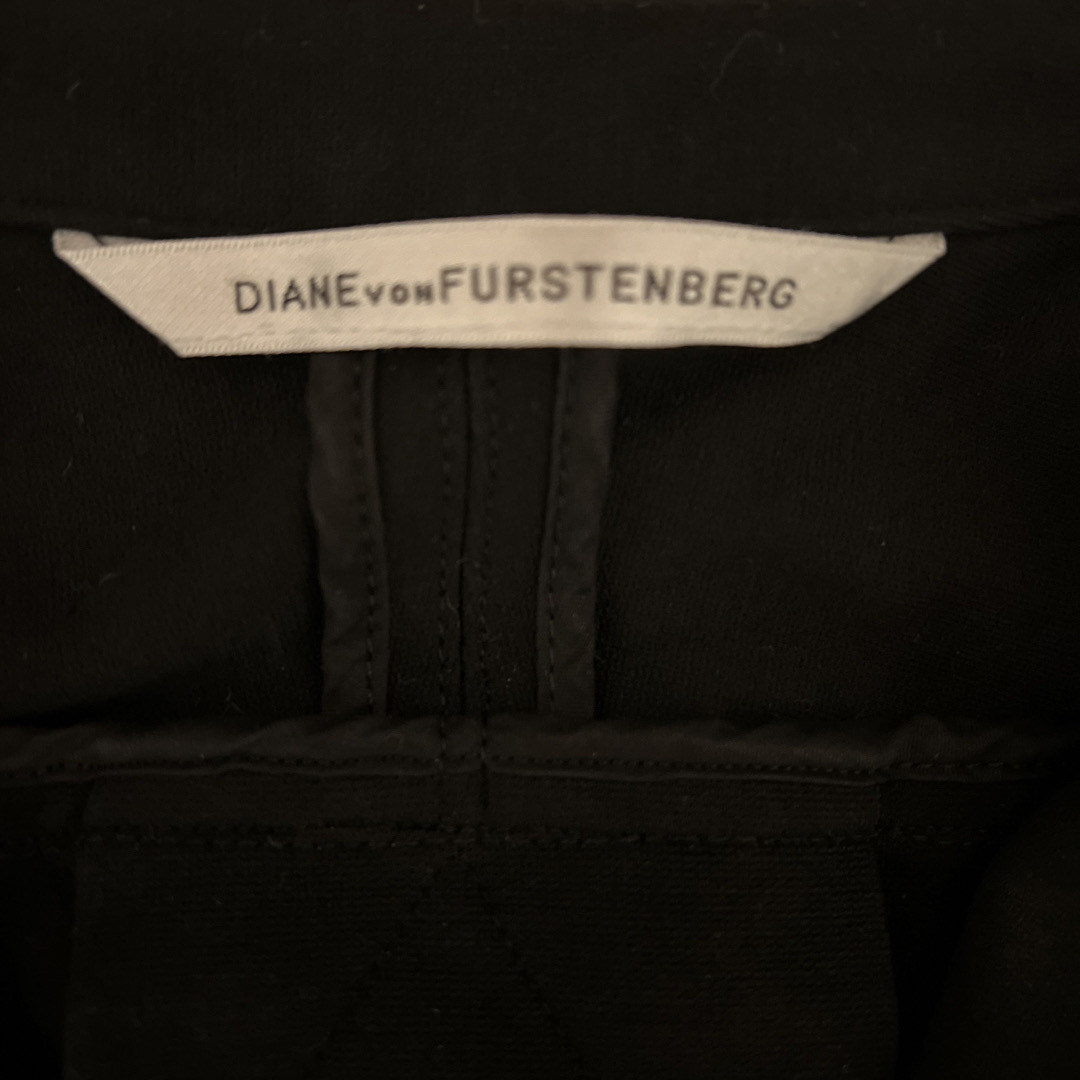DIANE von FURSTENBERG(ダイアンフォンファステンバーグ)のDIANE VON FURSTENBERG 黒トップス レディースのトップス(シャツ/ブラウス(半袖/袖なし))の商品写真