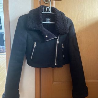 Bershka - 【極美品】Bershka ベルシュカ　ショート丈アウター　Lサイズ