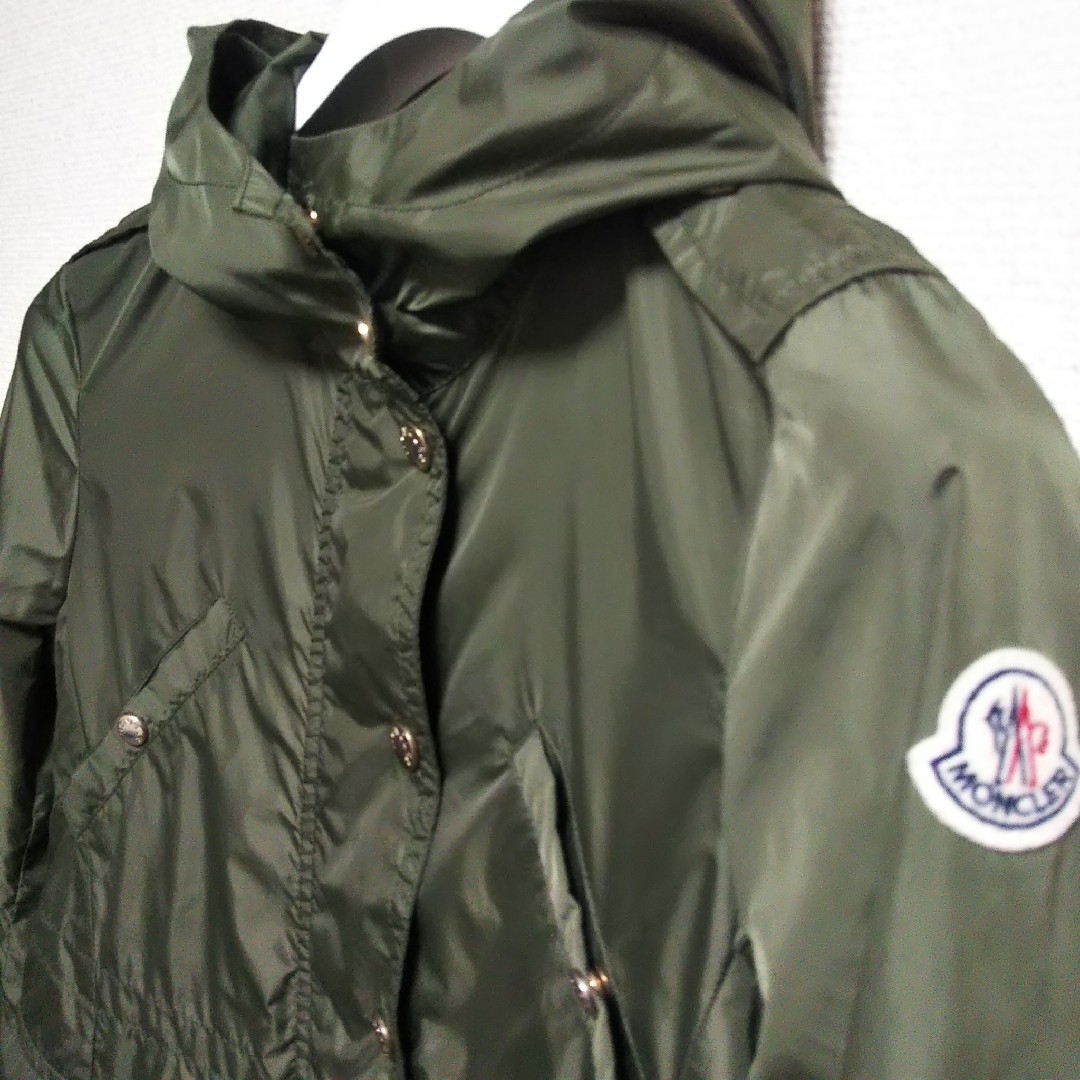 MONCLER(モンクレール)のモンクレール Philantha ナイロンジャケット パーカ レディース カーキ レディースのジャケット/アウター(ナイロンジャケット)の商品写真