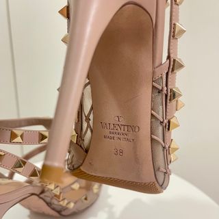 VALENTINO - ヴァレンティノ ガラヴァーニ ロックスタッズ パンプス