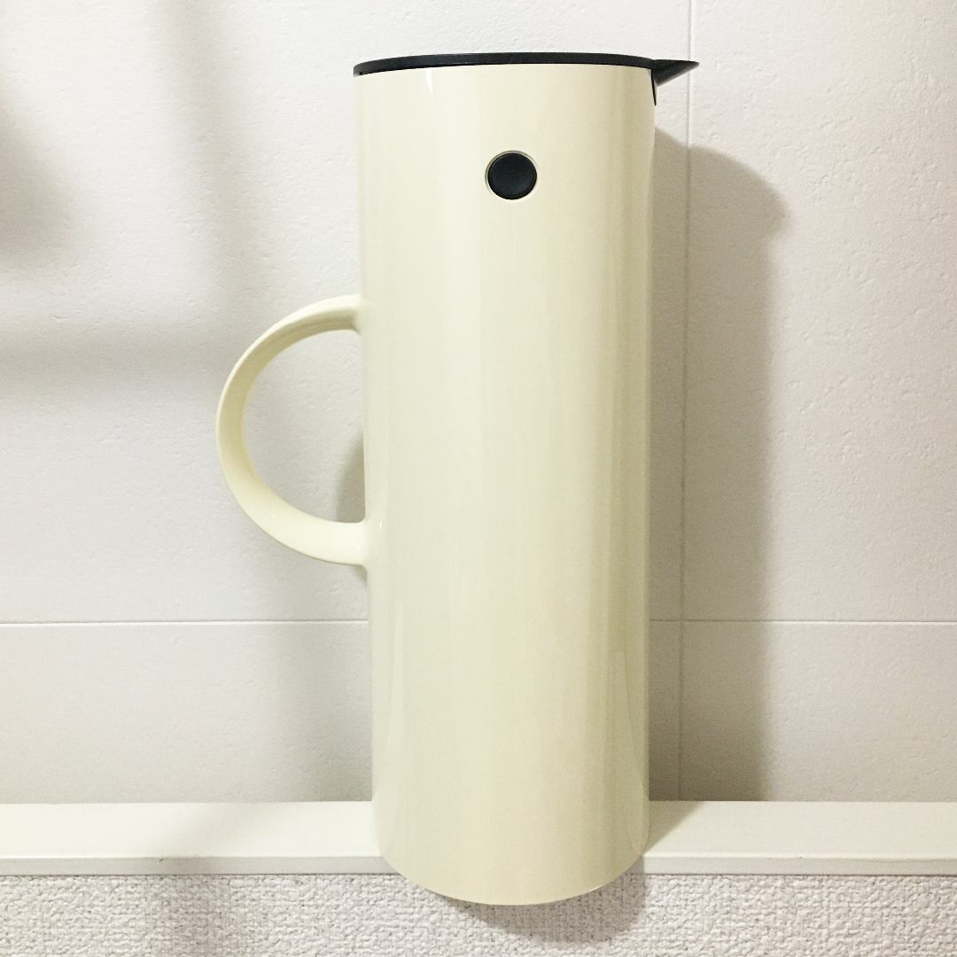 stelton ステルトン ジャグ ホワイト 1l 卓上保温ポット インテリア/住まい/日用品のキッチン/食器(収納/キッチン雑貨)の商品写真