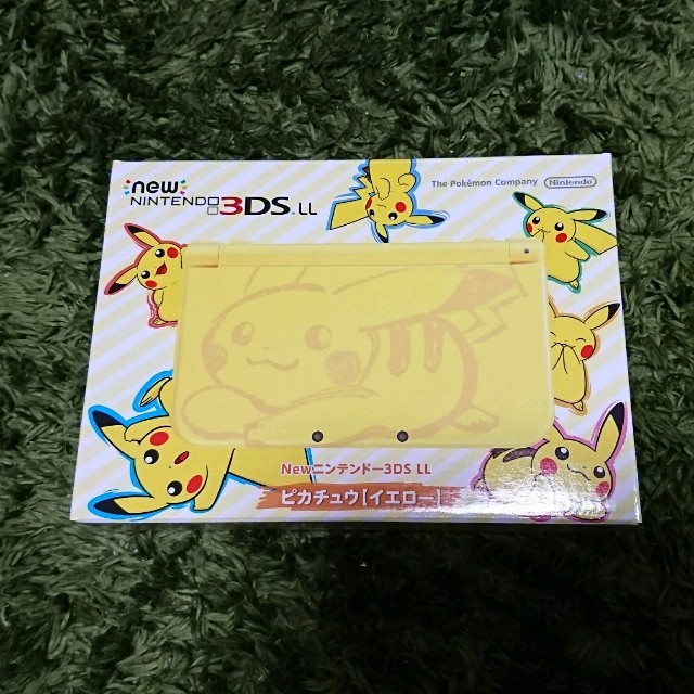 任天堂(ニンテンドウ)の【お得】Newニンテンドー3DS LL ポケットモンスター ピカチュウ イエロー エンタメ/ホビーのゲームソフト/ゲーム機本体(携帯用ゲーム機本体)の商品写真