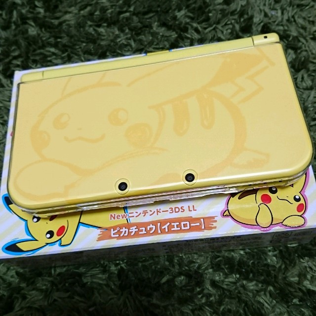 任天堂(ニンテンドウ)の【お得】Newニンテンドー3DS LL ポケットモンスター ピカチュウ イエロー エンタメ/ホビーのゲームソフト/ゲーム機本体(携帯用ゲーム機本体)の商品写真