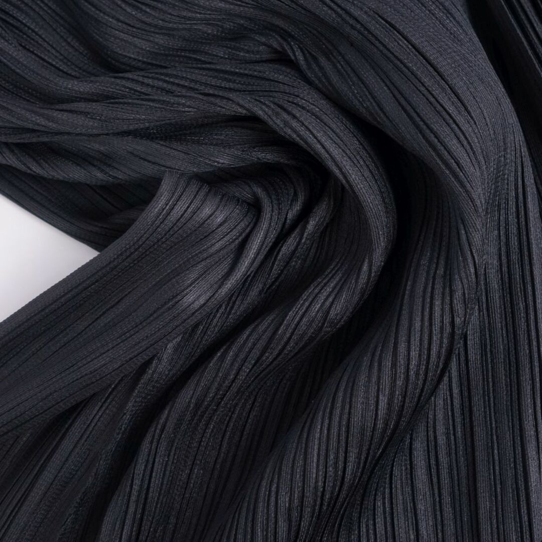 PLEATS PLEASE ISSEY MIYAKE(プリーツプリーズイッセイミヤケ)の美品 プリーツプリーズ イッセイミヤケ PLEATS PLEASE ジャケット スタンドカラー ロングスリーブ 無地 アウター レディース 3(L相当) ブラック レディースのジャケット/アウター(その他)の商品写真