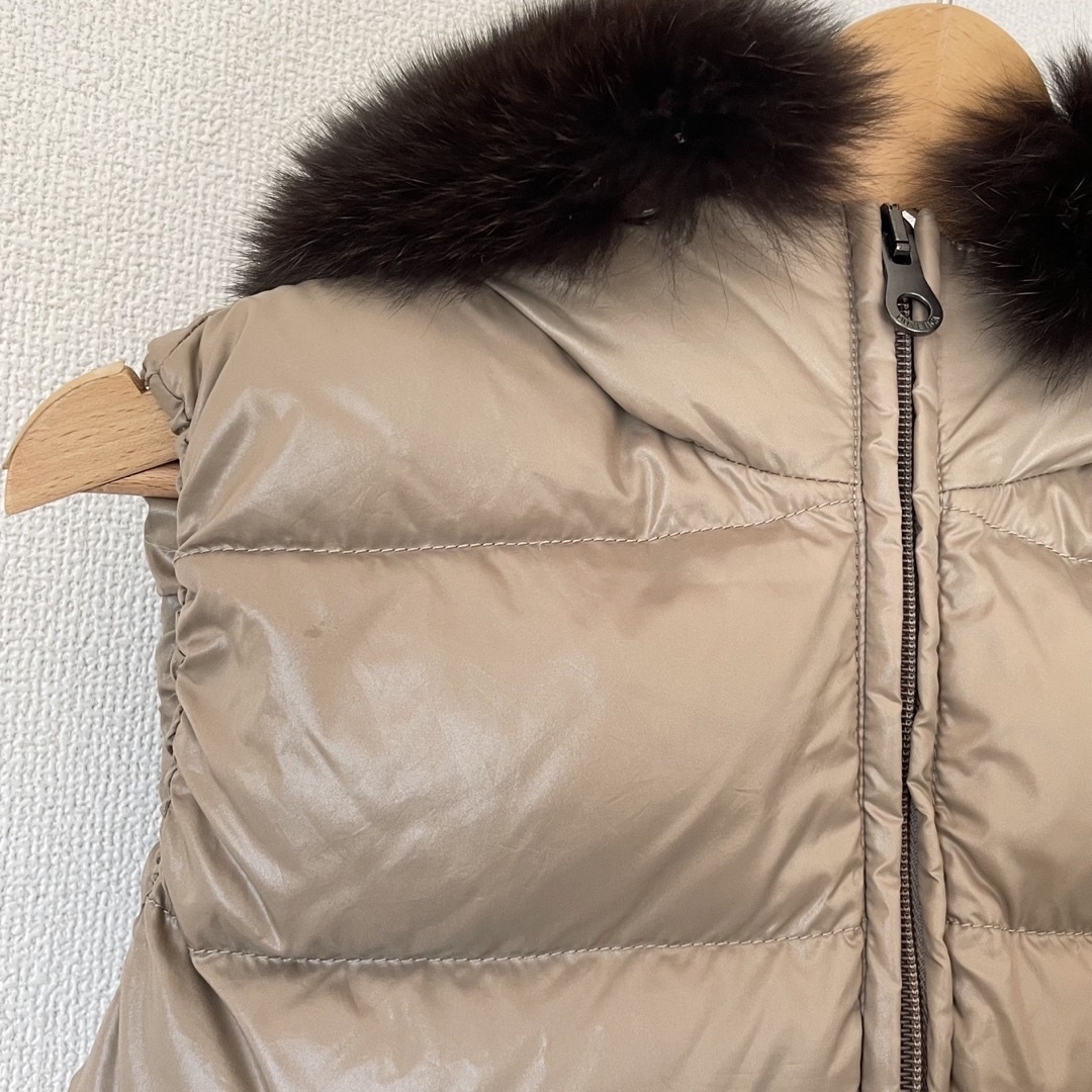 DUVETICA(デュベティカ)の最高級フォックスファー✨DUVETICA  ダウンベスト　 40サイズ レディースのジャケット/アウター(ダウンベスト)の商品写真