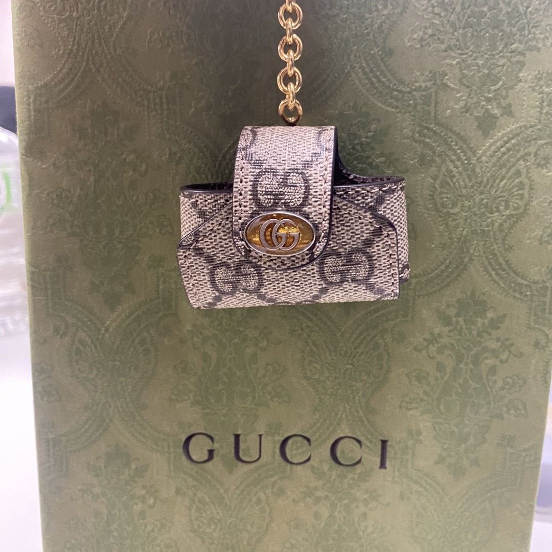 Gucci(グッチ)のGUCCI airpods proケース スマホ/家電/カメラのオーディオ機器(ヘッドフォン/イヤフォン)の商品写真