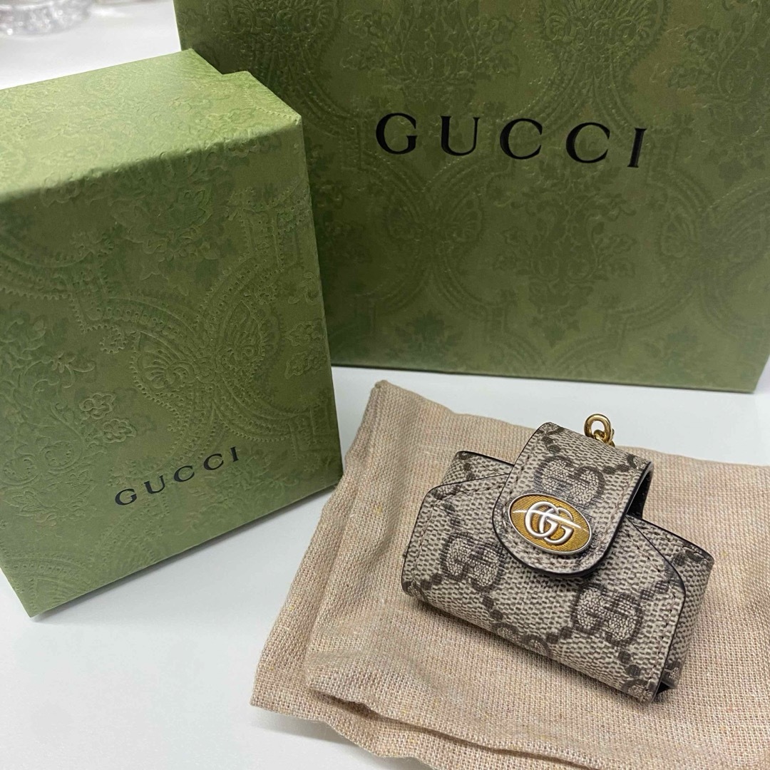 Gucci(グッチ)のGUCCI airpods proケース スマホ/家電/カメラのオーディオ機器(ヘッドフォン/イヤフォン)の商品写真