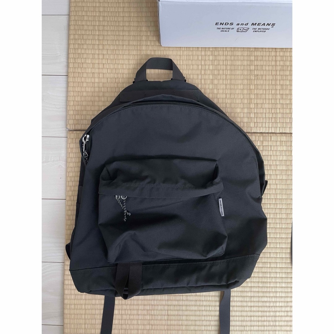 1LDK SELECT(ワンエルディーケーセレクト)のENDS and MEANS Day trip Backpack black メンズのバッグ(バッグパック/リュック)の商品写真
