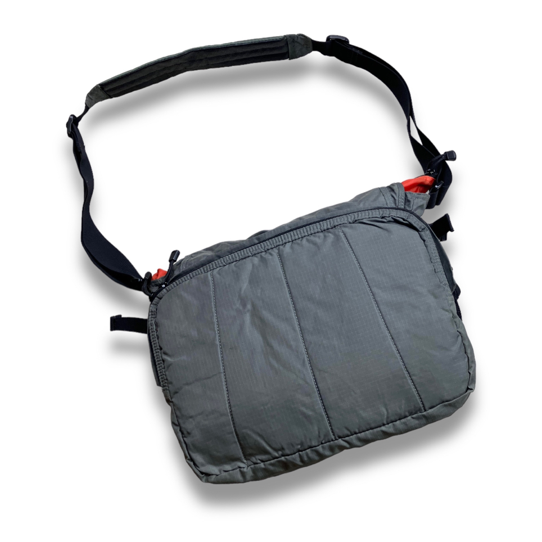 00s archive OAKLEY messenger bag y2k