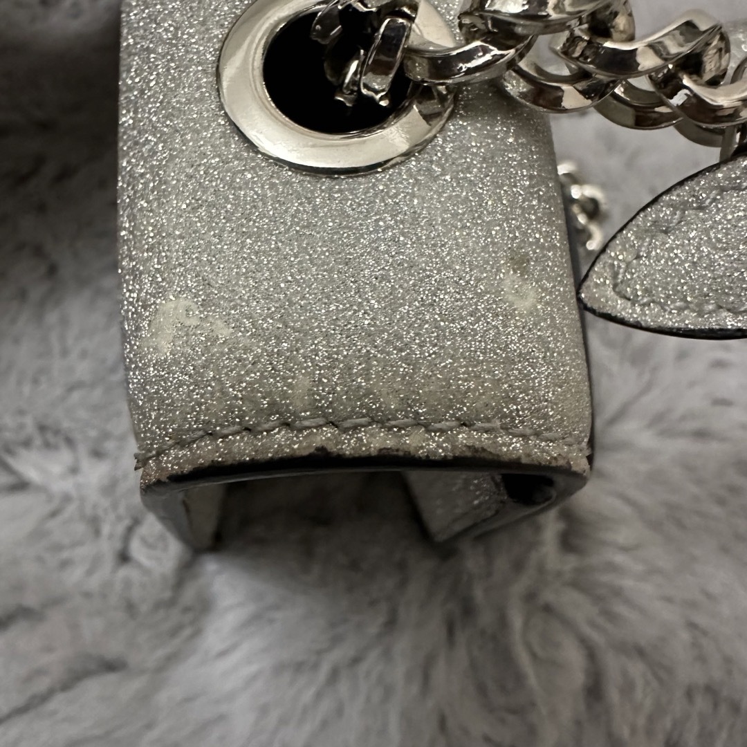 Salvatore Ferragamo(サルヴァトーレフェラガモ)の【フェラガモ】Vara Rainbow silver glitter bag レディースのバッグ(ショルダーバッグ)の商品写真