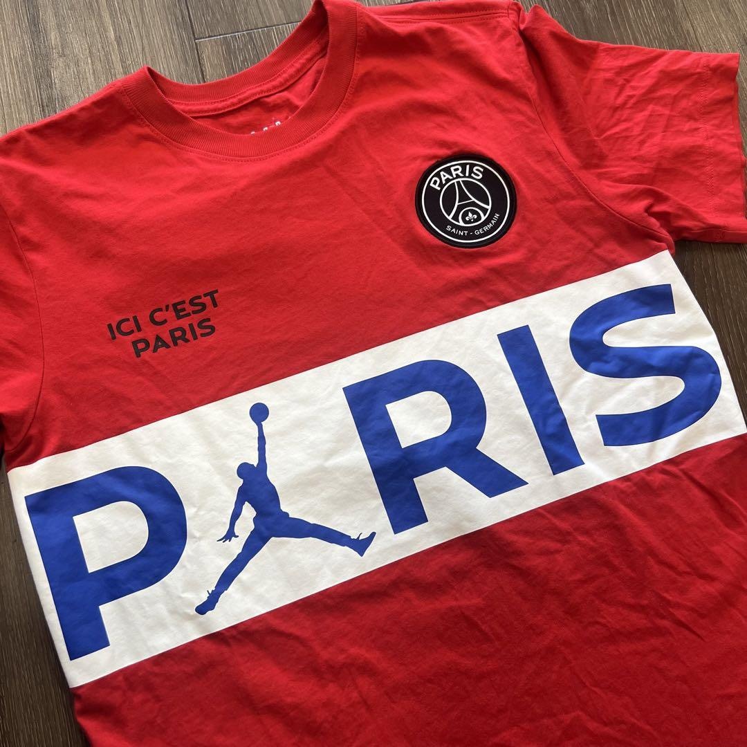 Paris Saint-Germain(パリサンジェルマン)のNIKE PSG ジョーダン Tシャツ メンズ パリサンジェルマン ブラック メンズのトップス(Tシャツ/カットソー(半袖/袖なし))の商品写真