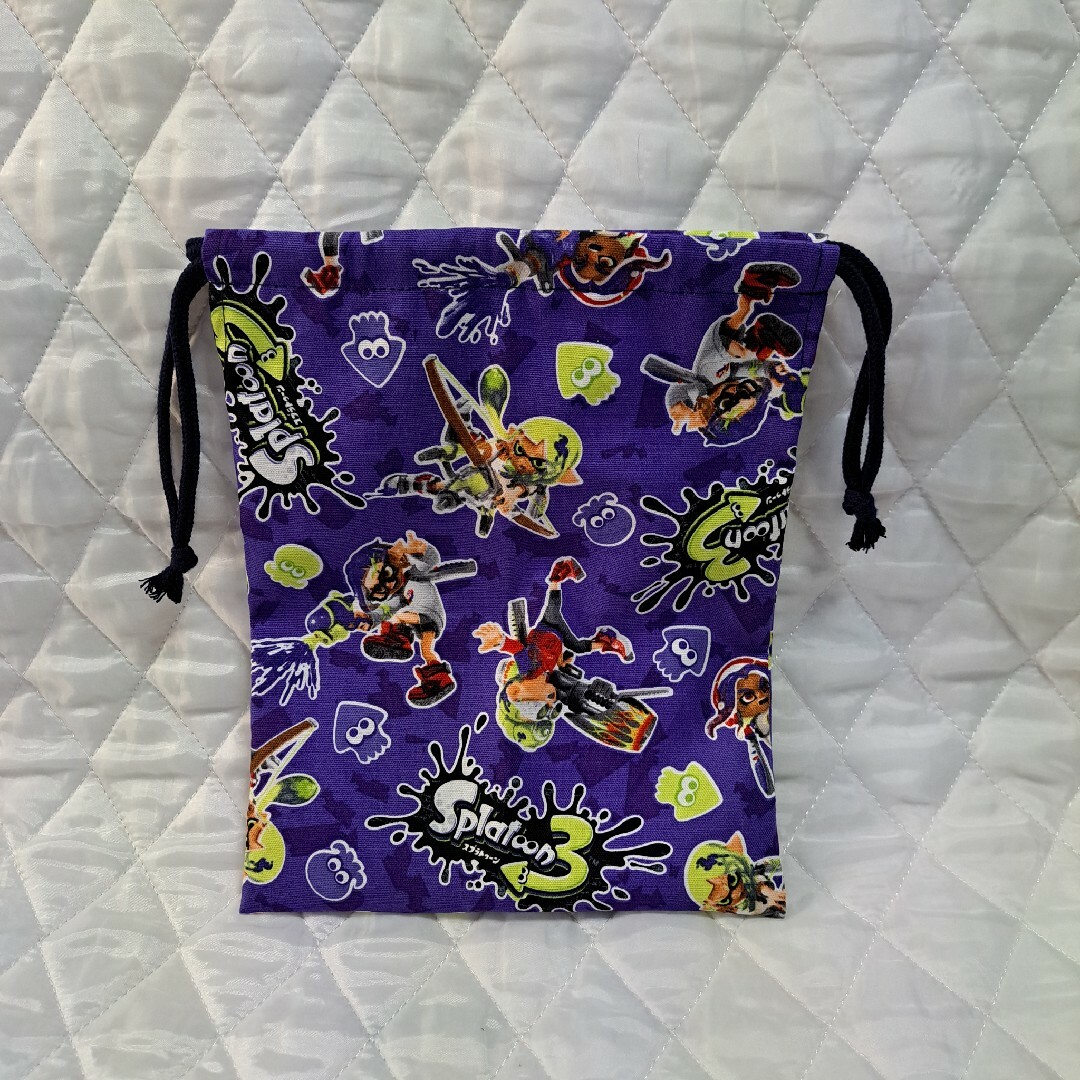 スプラトゥーン3給食袋小物入れ巾着袋の通販 by *danchi*'s shop|ラクマ そレイアードレトロ柄巾着袋◇コップ袋◇給食袋◇ポンポンみずたま◇男の子女の子