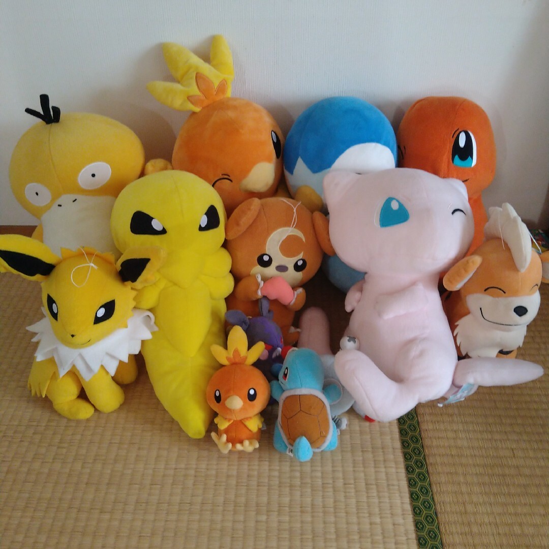 ヒトカゲポケモンぬいぐるみ　《まとめ売り＋15体》