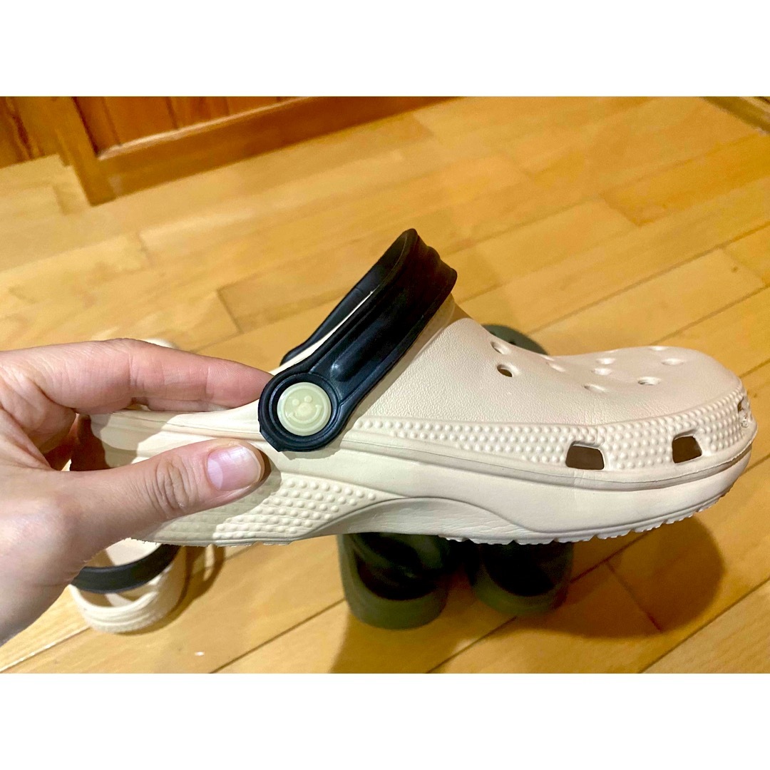 crocs(クロックス)のクロックス　サンダル　2点セット　ベージュ　レディース　カーキ　メンズ メンズの靴/シューズ(サンダル)の商品写真