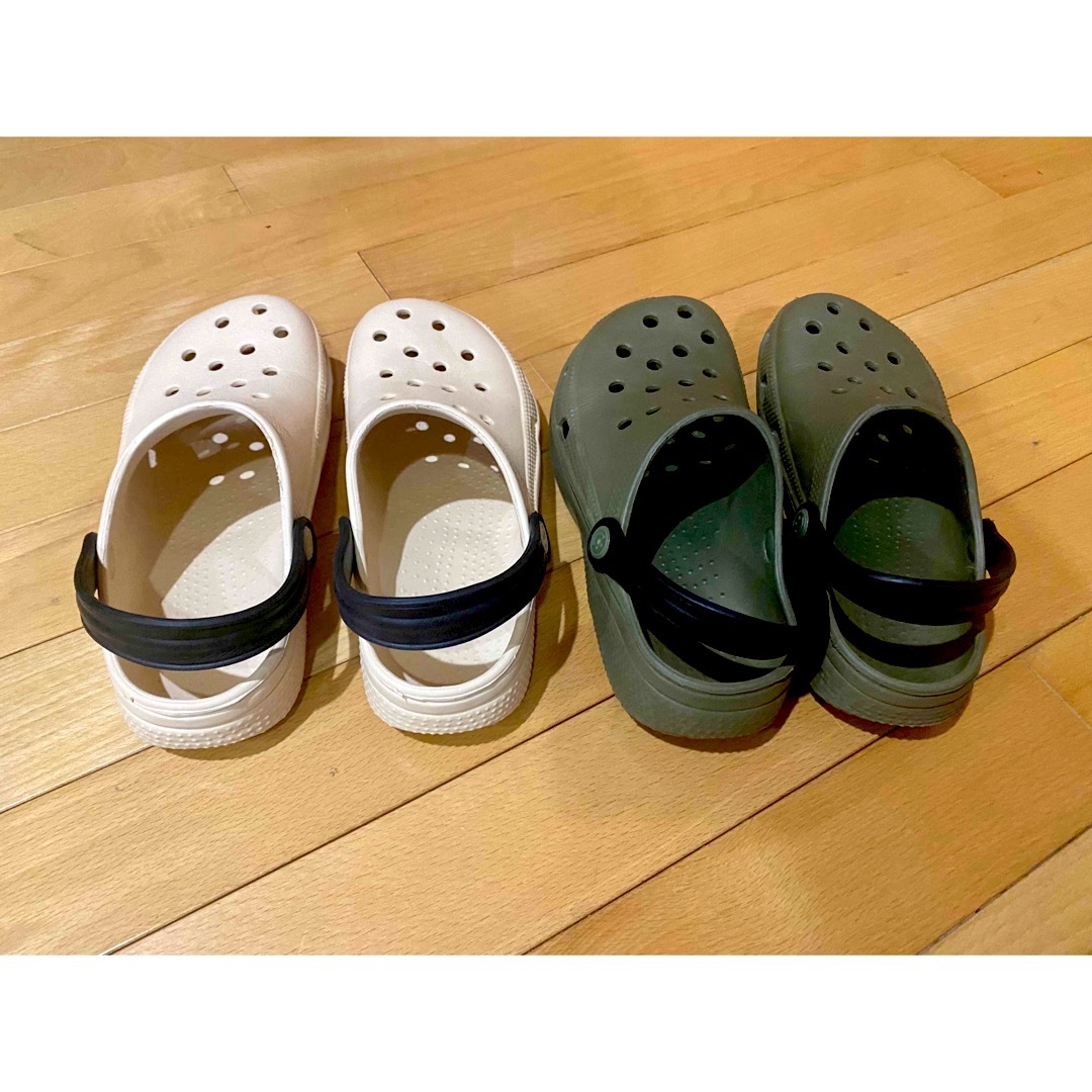 crocs(クロックス)のクロックス　サンダル　2点セット　ベージュ　レディース　カーキ　メンズ メンズの靴/シューズ(サンダル)の商品写真