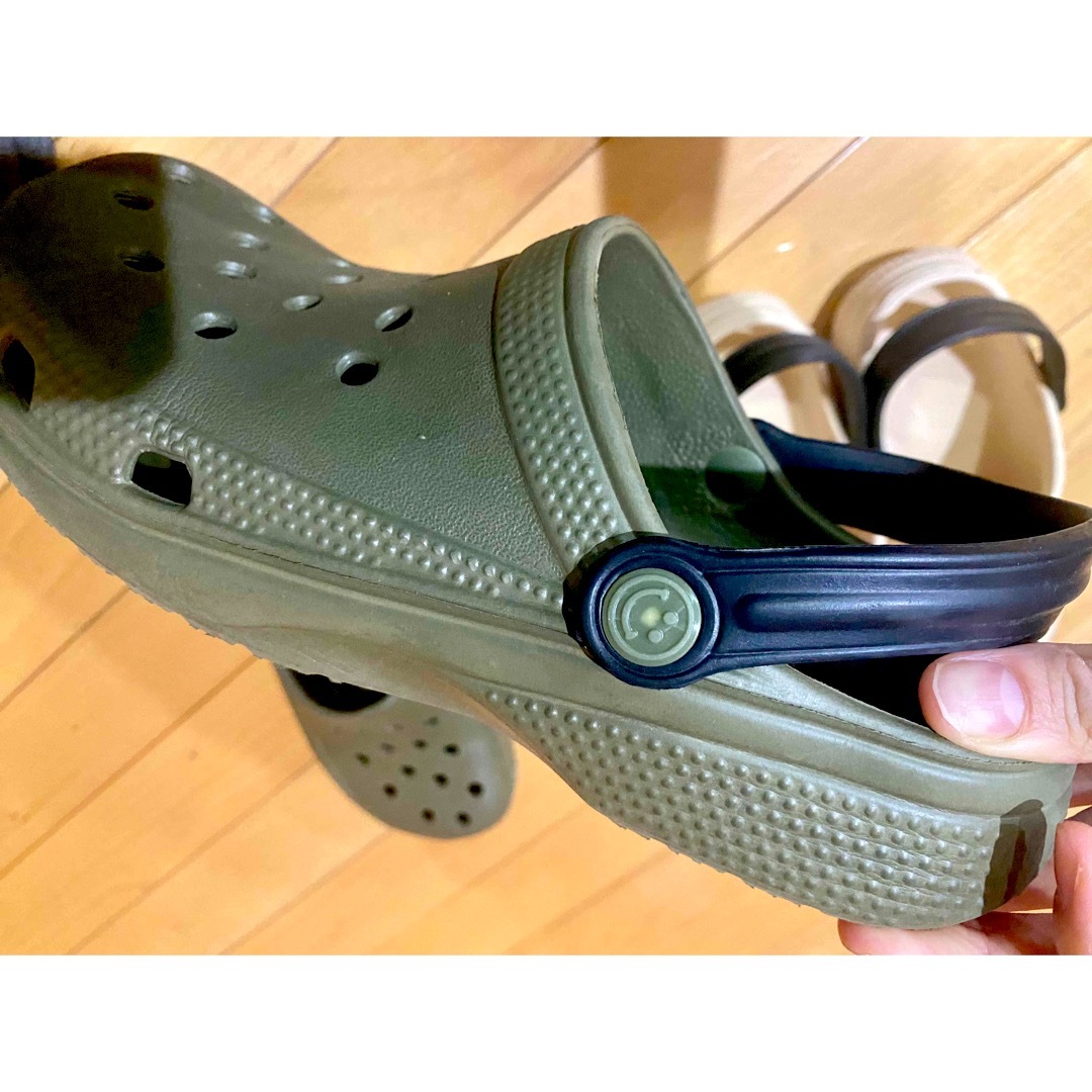 crocs(クロックス)のクロックス　サンダル　2点セット　ベージュ　レディース　カーキ　メンズ メンズの靴/シューズ(サンダル)の商品写真