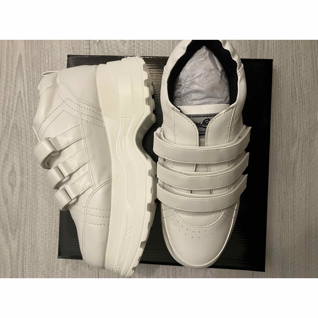 YOSUKE(ヨースケ)のヨースケ　ホワイト　27センチ　新品　定価9790円 メンズの靴/シューズ(スニーカー)の商品写真