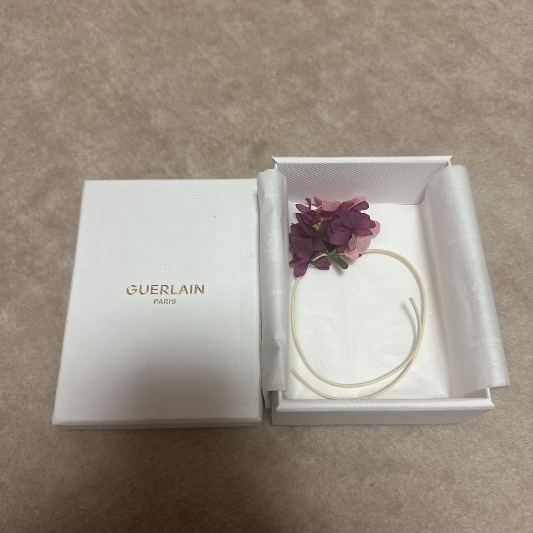 GUERLAIN(ゲラン)の【新品未使用】ゲラン　ボトル　アクセサリー　お花　ノベルティ コスメ/美容のコスメ/美容 その他(その他)の商品写真