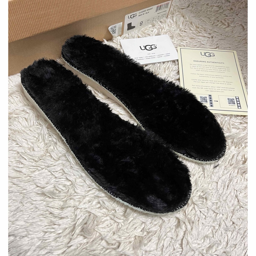 UGG(アグ)のUGG クラシックショート　ブラック　25センチ クリーニング済み レディースの靴/シューズ(ブーツ)の商品写真