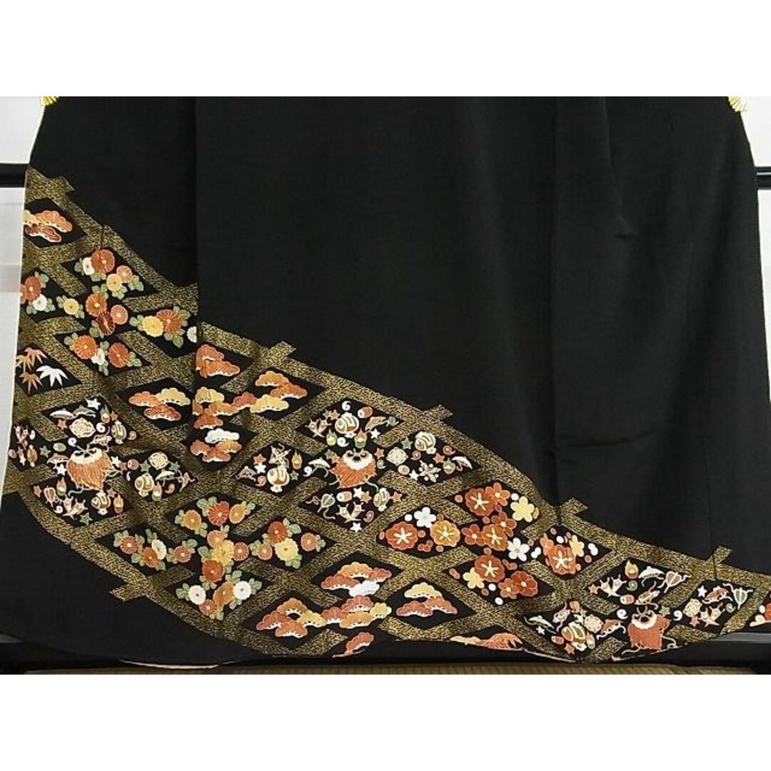 平和屋-こころ店■豪華黒留袖 駒刺繍 吉祥花文 金彩 着丈154cm 裄丈63cm 正絹 逸品 A-ck5084