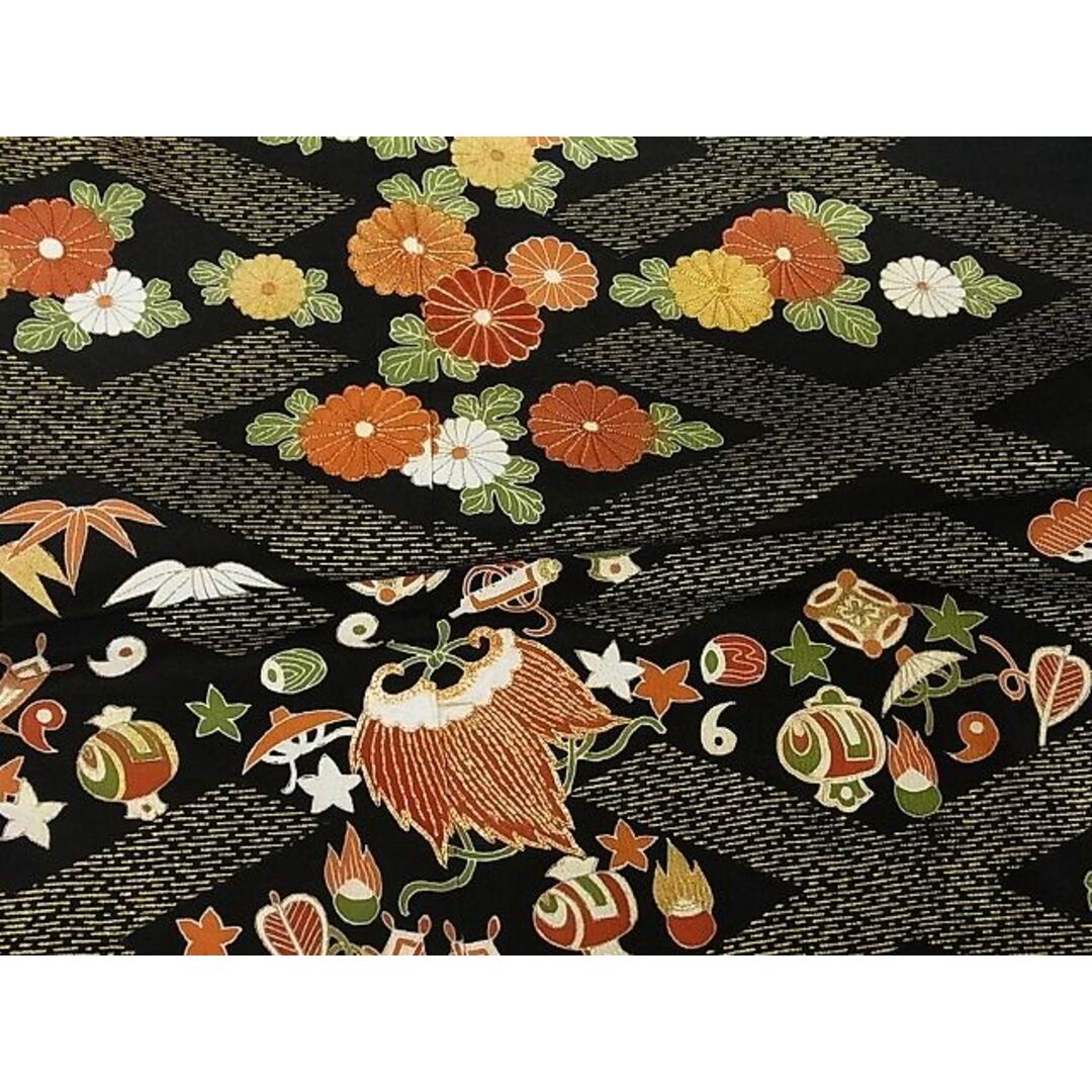 平和屋-こころ店■豪華黒留袖 駒刺繍 吉祥花文 金彩 着丈154cm 裄丈63cm 正絹 逸品 A-ck5084